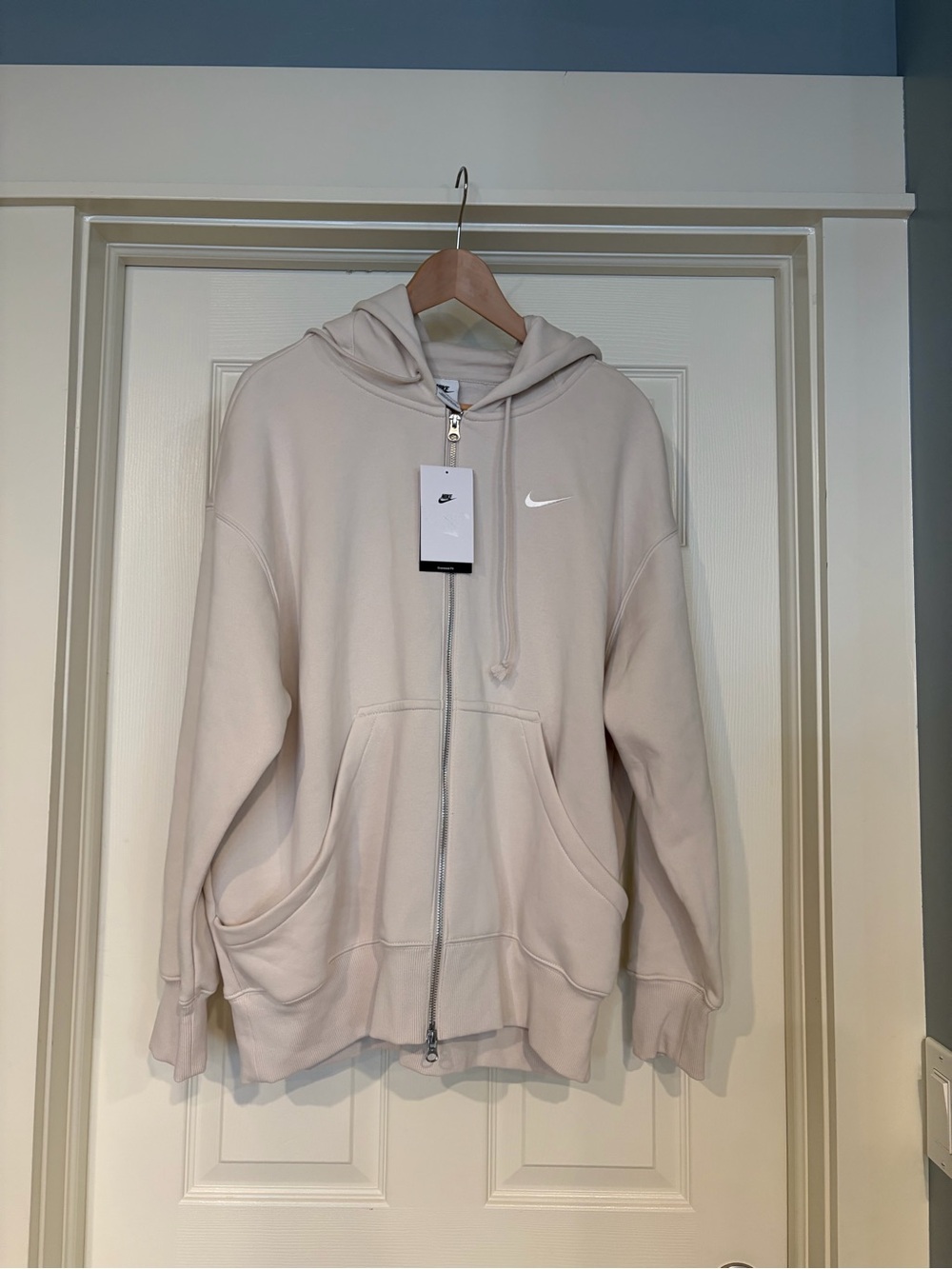 Nike Women's Cream Full-Zip Oversized Hoodie Sweatshirt